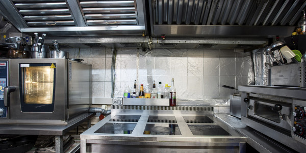 Limpiezas Campanas Extractoras de Cocinas Sant Mateu · Cocina de Hoteles